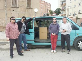 LleidaWireless team with their van
